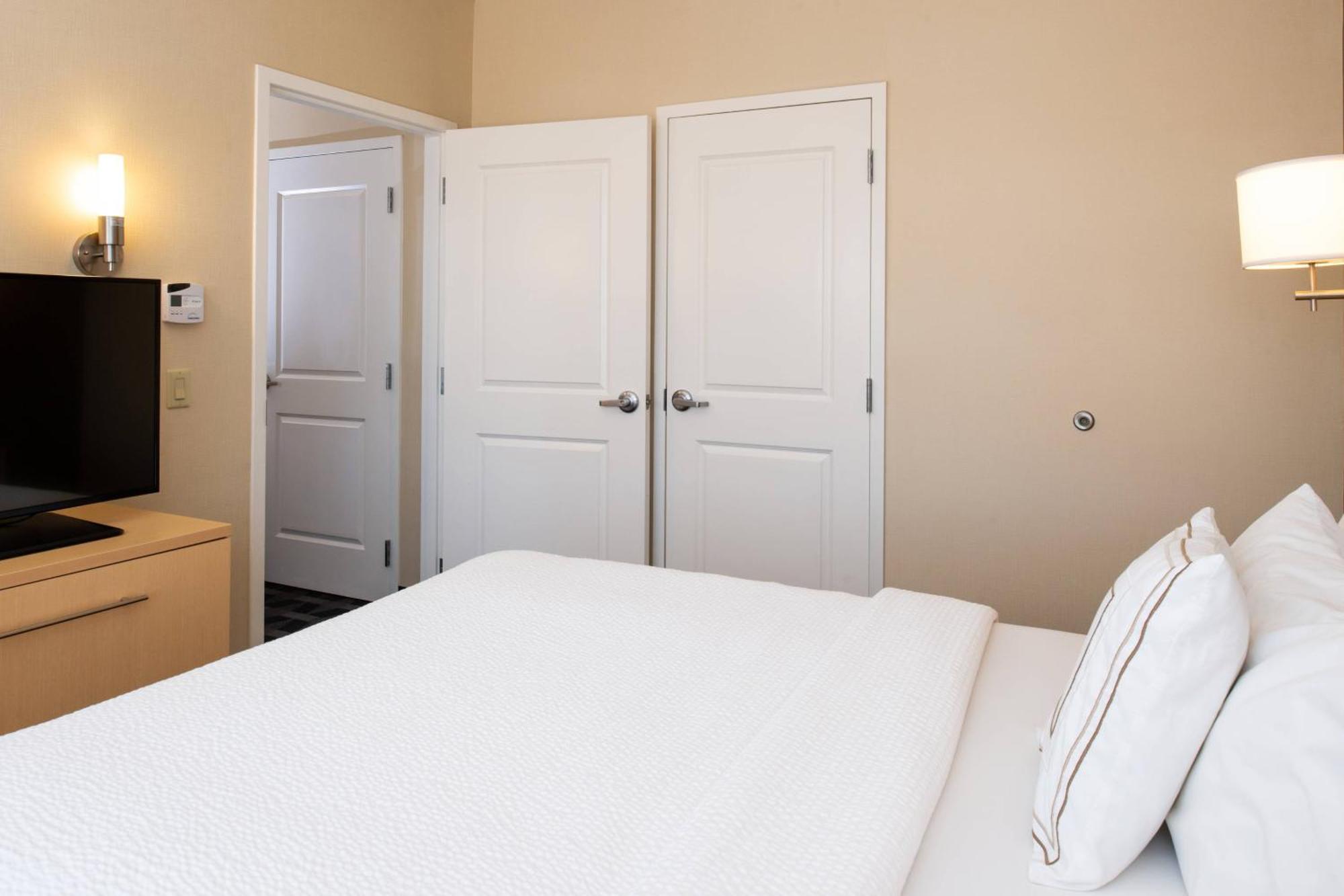 Towneplace Suites By Marriott Bakersfield West Экстерьер фото