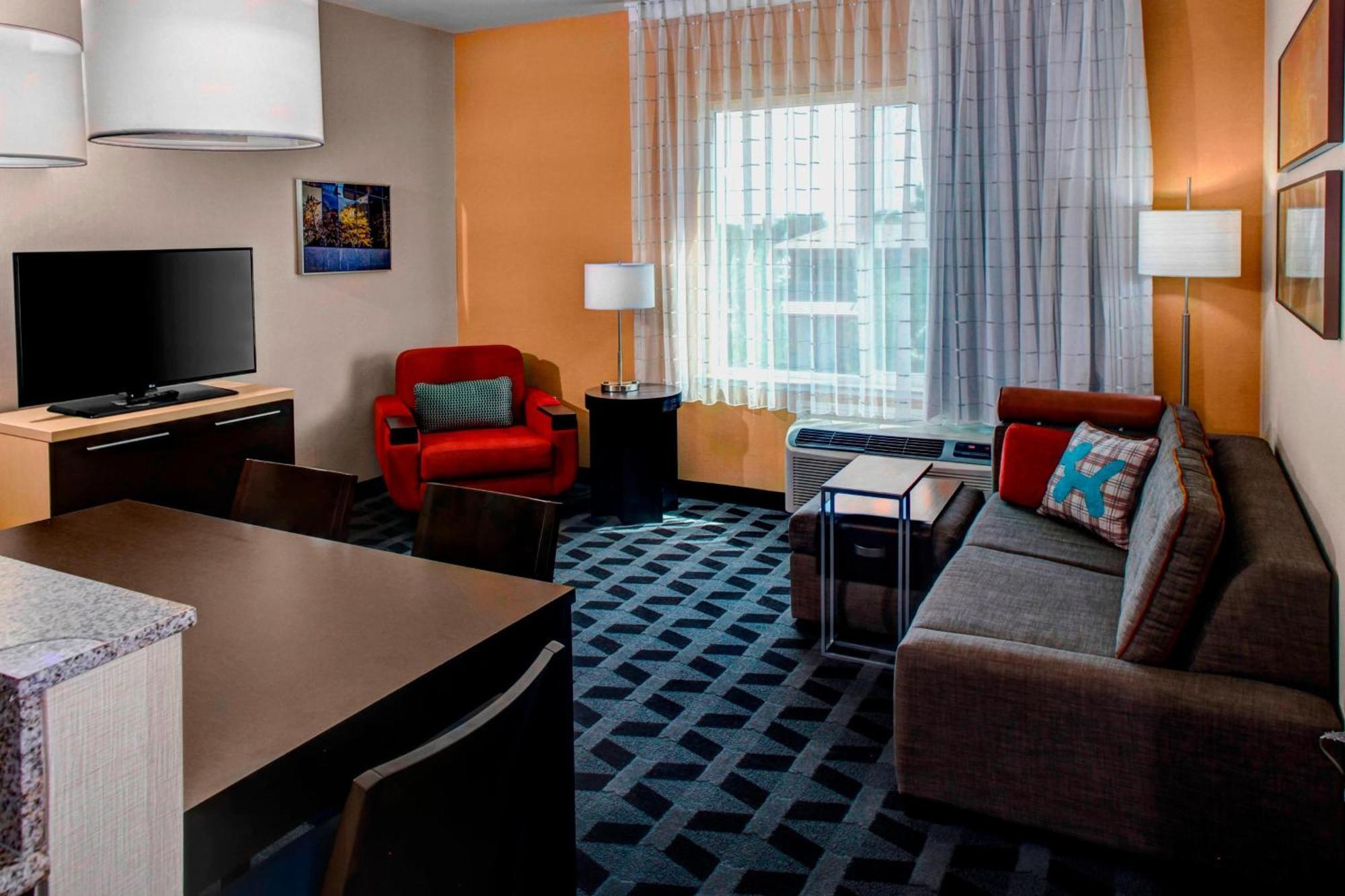 Towneplace Suites By Marriott Bakersfield West Экстерьер фото