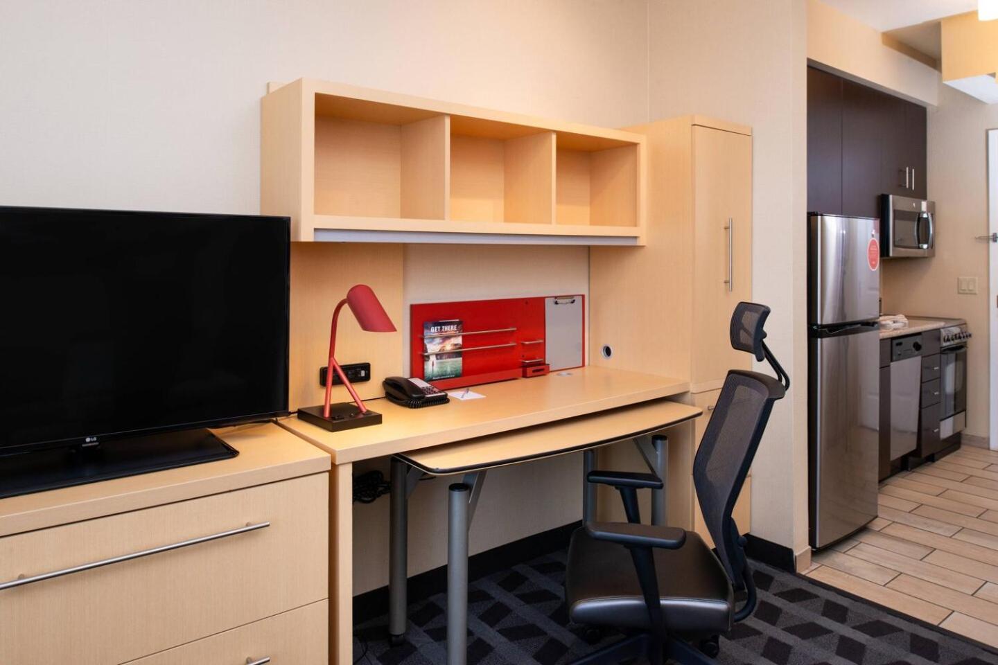 Towneplace Suites By Marriott Bakersfield West Экстерьер фото