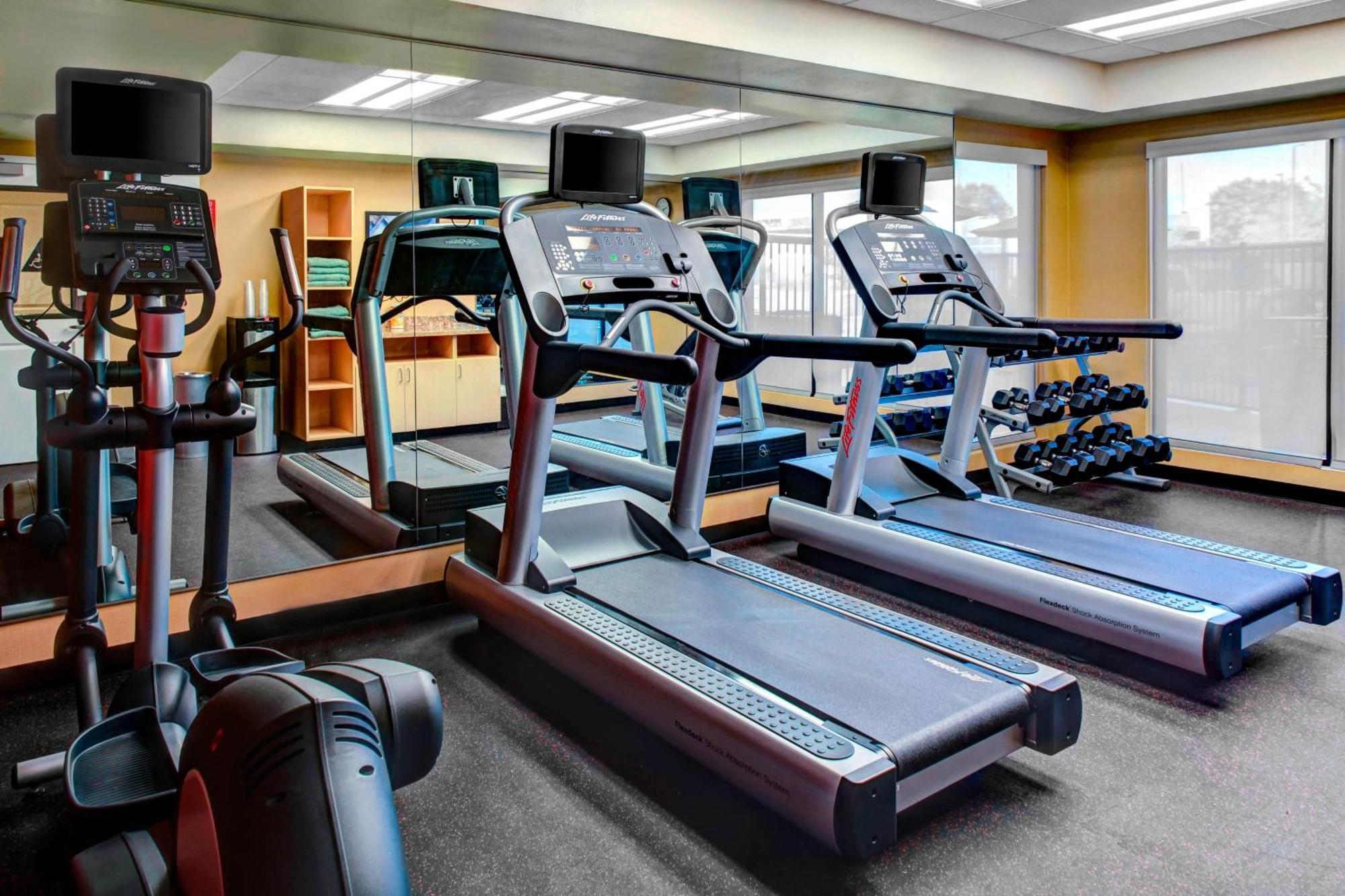 Towneplace Suites By Marriott Bakersfield West Экстерьер фото